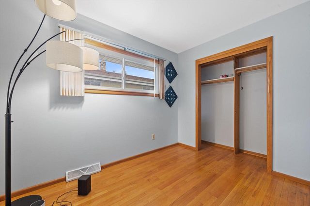 5826 Sugarbush LANE, Greendale, WI 53129