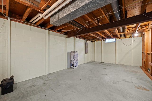 5826 Sugarbush LANE, Greendale, WI 53129