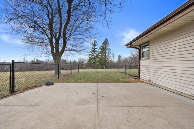 5826 Sugarbush LANE, Greendale, WI 53129