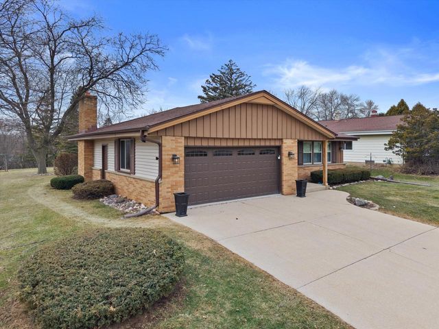 5826 Sugarbush LANE, Greendale, WI 53129