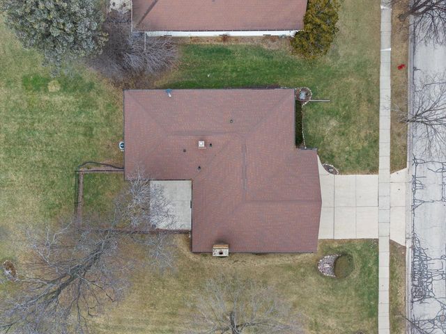 5826 Sugarbush LANE, Greendale, WI 53129