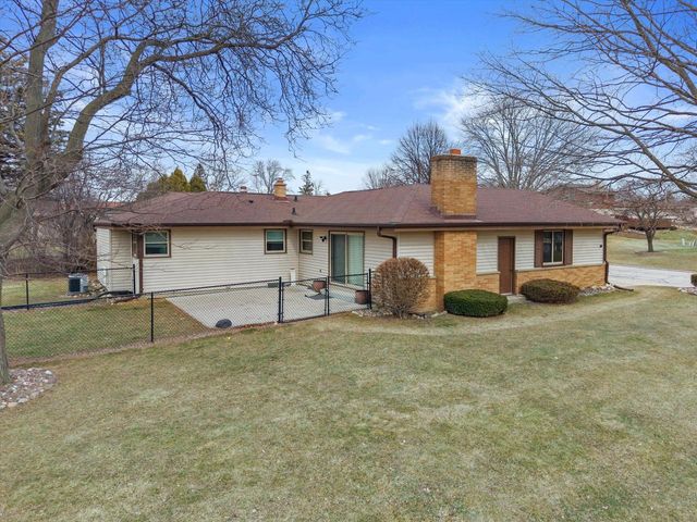 5826 Sugarbush LANE, Greendale, WI 53129