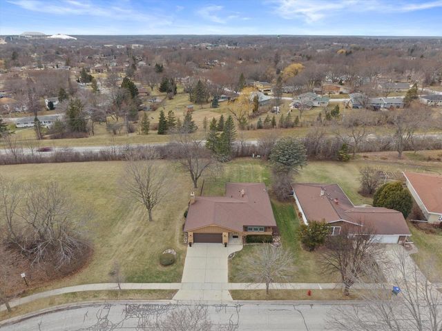 5826 Sugarbush LANE, Greendale, WI 53129