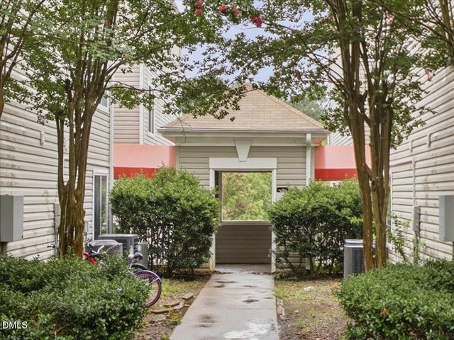 1231 University Court 304, Raleigh, NC 27606