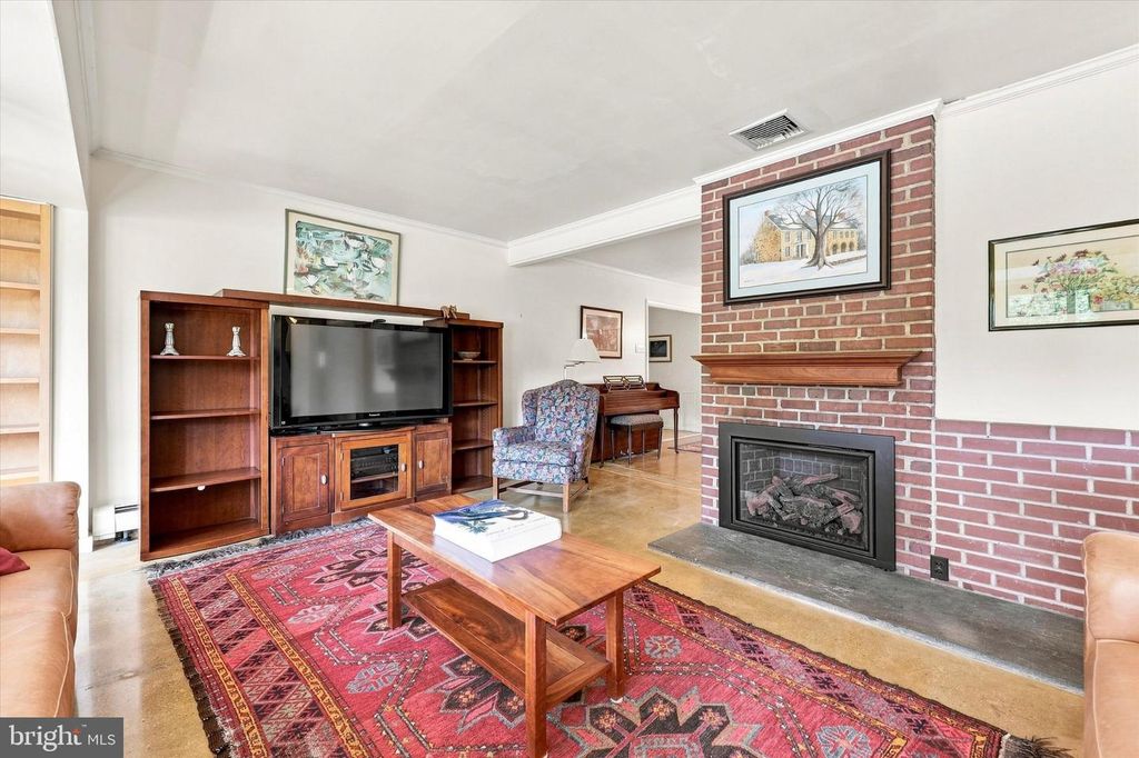 8813 PATTON RD, WYNDMOOR, PA 19038 — photo 5