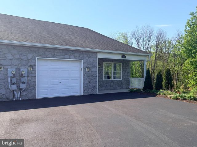 227 PATIO CT, New Bloomfield, PA 17068