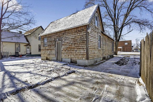 1015 Bluff Street, Beloit, WI 53511