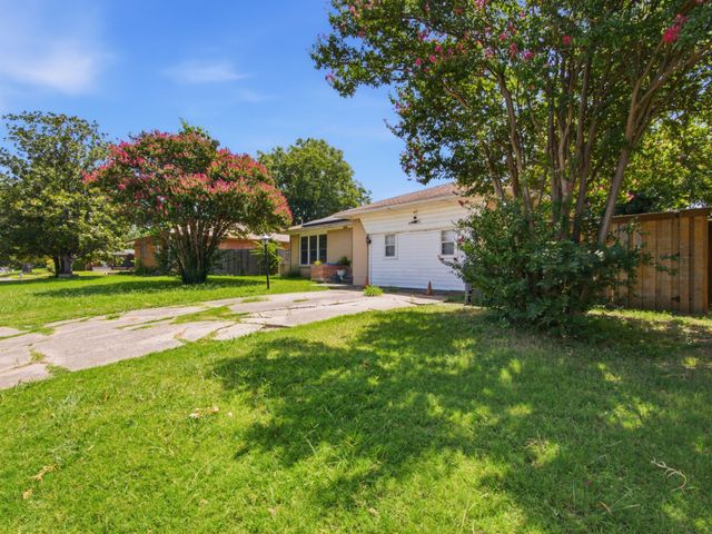 10560 Channel Drive, Dallas, TX 75229