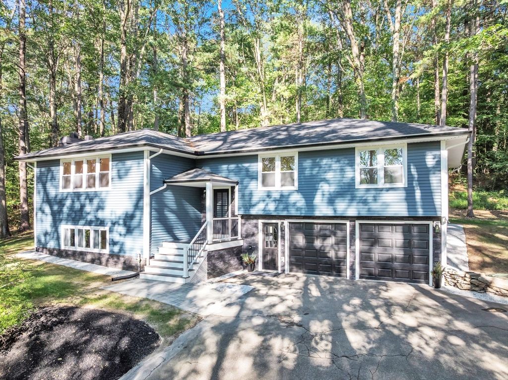 7 Woodlawn Dr, Sturbridge, MA 01566