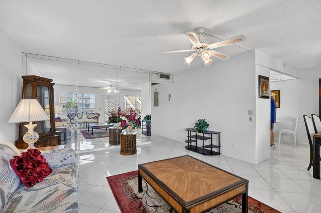 2035 Ainslie C, Boca Raton, FL 33434