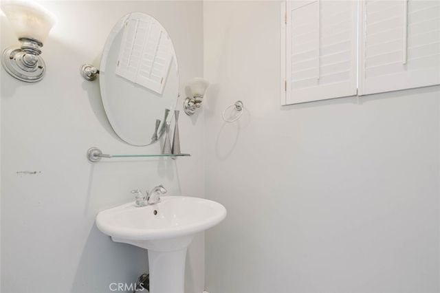 1926 Thoreau Street, Los Angeles, CA 90047