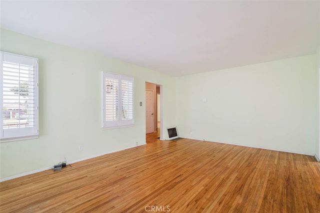 1926 Thoreau Street, Los Angeles, CA 90047