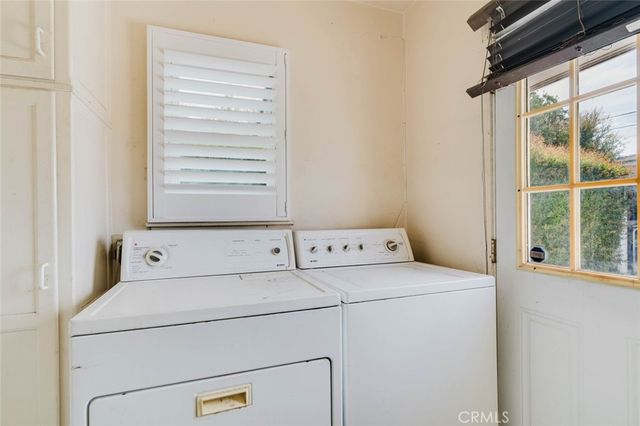 1926 Thoreau Street, Los Angeles, CA 90047