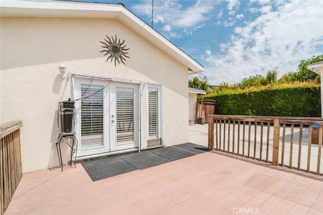 1926 Thoreau Street, Los Angeles, CA 90047