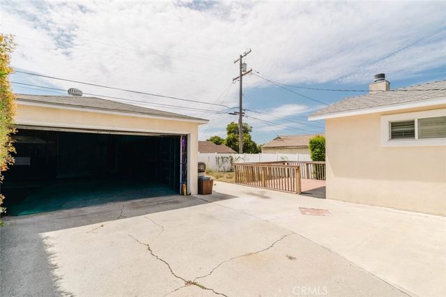 1926 Thoreau Street, Los Angeles, CA 90047