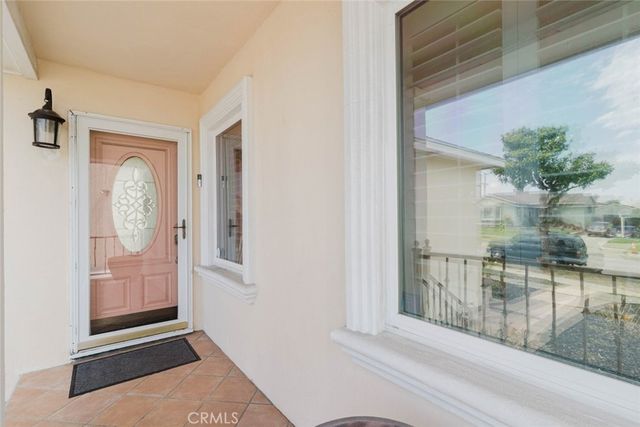 1926 Thoreau Street, Los Angeles, CA 90047