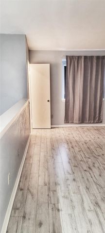 2110 Wilcrest Drive 113, Houston, TX 77042