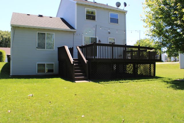 2382 N QUAKER HOLLOW Lane, Round Lake Beach, IL 60073