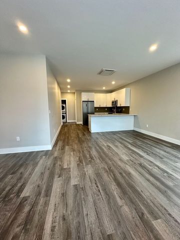 32 Norwood St 5, Boston, MA 02122