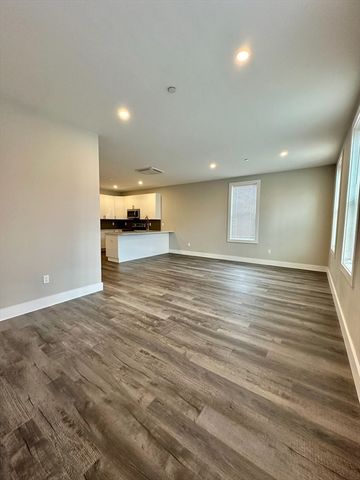 32 Norwood St 5, Boston, MA 02122