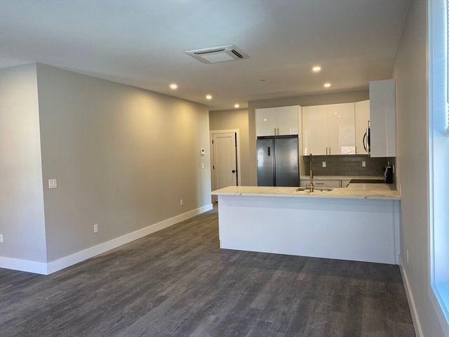 32 Norwood St 5, Boston, MA 02122