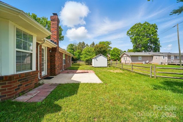 8309 Emily Drive, Harrisburg, NC 28075