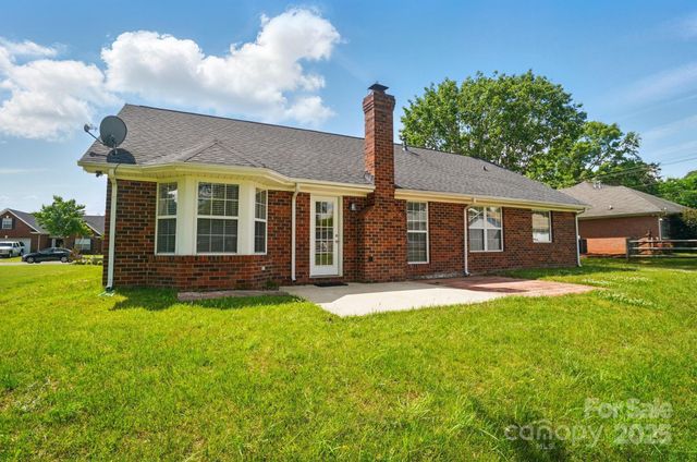 8309 Emily Drive, Harrisburg, NC 28075