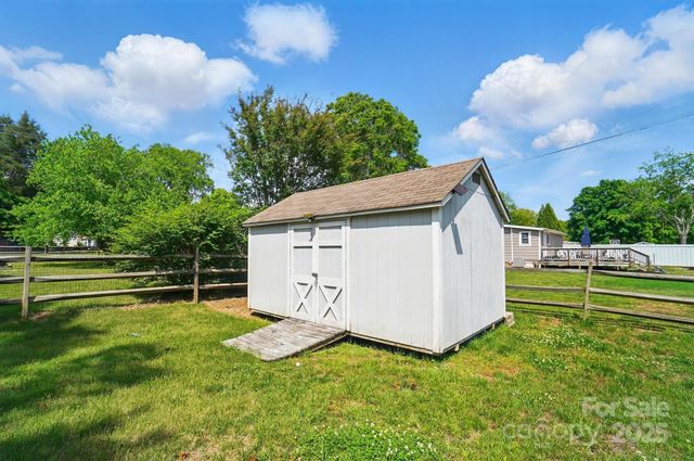 8309 Emily Drive, Harrisburg, NC 28075