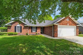 8309 Emily Drive, Harrisburg, NC 28075