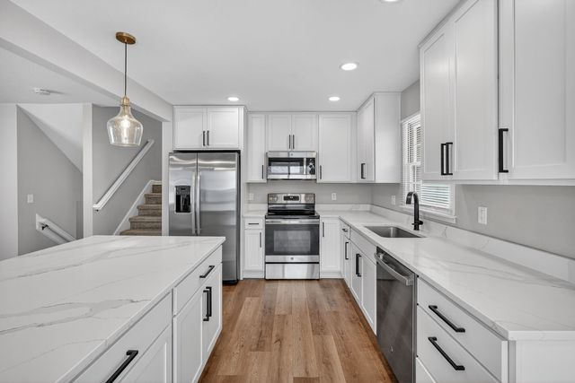 402 SE Peterson Drive, Ankeny, IA 50021