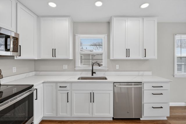 402 SE Peterson Drive, Ankeny, IA 50021