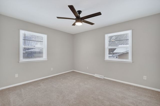 402 SE Peterson Drive, Ankeny, IA 50021