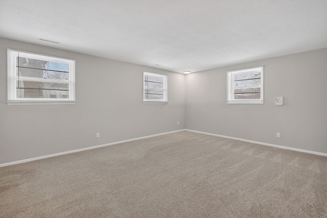 402 SE Peterson Drive, Ankeny, IA 50021