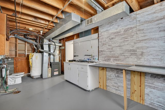 402 SE Peterson Drive, Ankeny, IA 50021