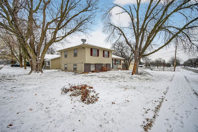 402 SE Peterson Drive, Ankeny, IA 50021