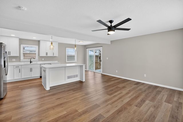 402 SE Peterson Drive, Ankeny, IA 50021