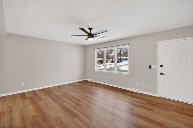 402 SE Peterson Drive, Ankeny, IA 50021