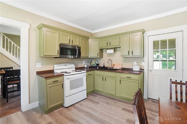 152 S McGee Street, Dayton, OH 45403