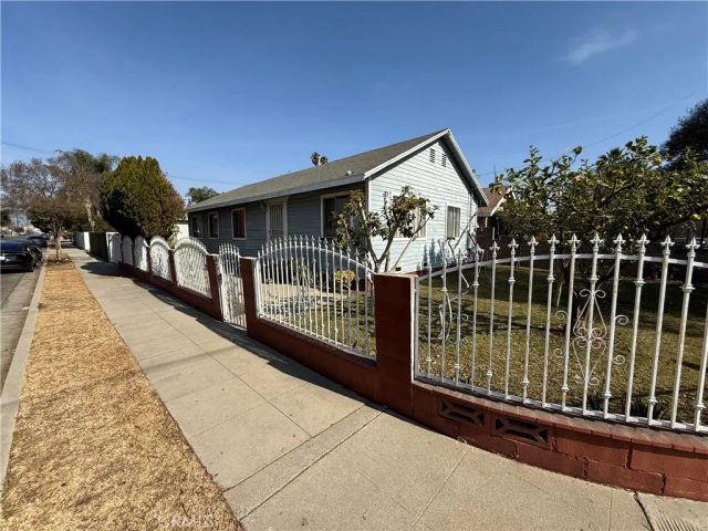 903 E 7th Street, Pomona, CA 91766