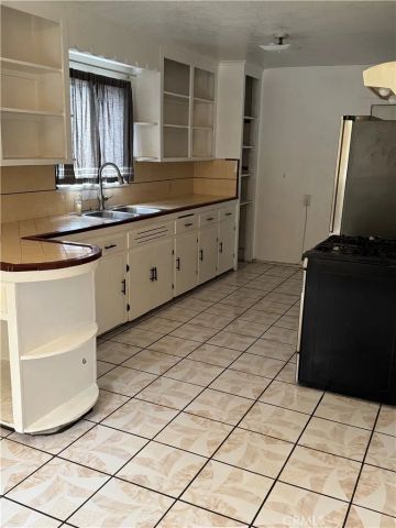 903 E 7th Street, Pomona, CA 91766