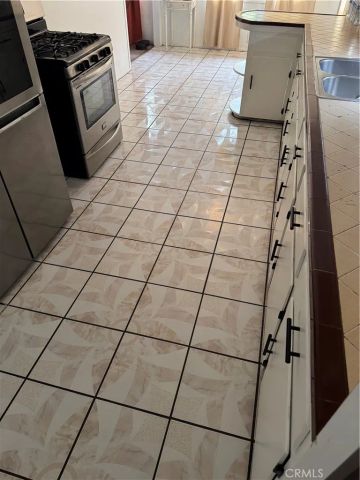 903 E 7th Street, Pomona, CA 91766