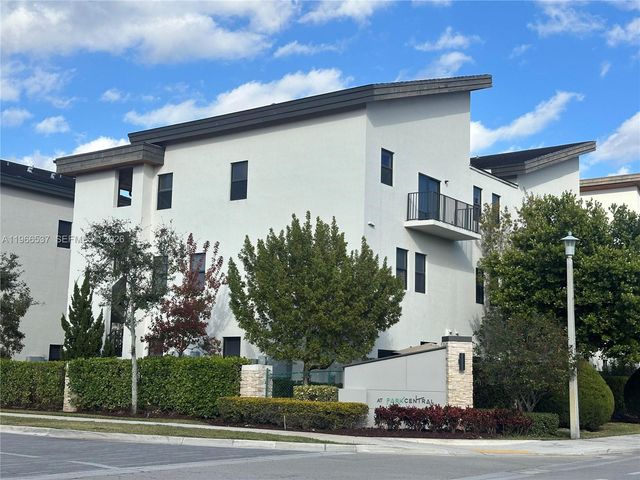 10407 NW 82nd St 5, Doral, FL 33178