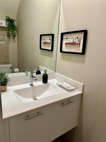 10407 NW 82nd St 5, Doral, FL 33178