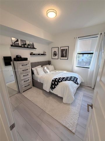 10407 NW 82nd St 5, Doral, FL 33178