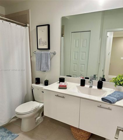 10407 NW 82nd St 5, Doral, FL 33178