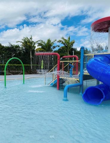 10407 NW 82nd St 5, Doral, FL 33178