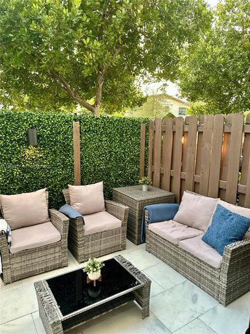 10407 NW 82nd St 5, Doral, FL 33178