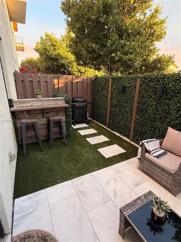 10407 NW 82nd St 5, Doral, FL 33178