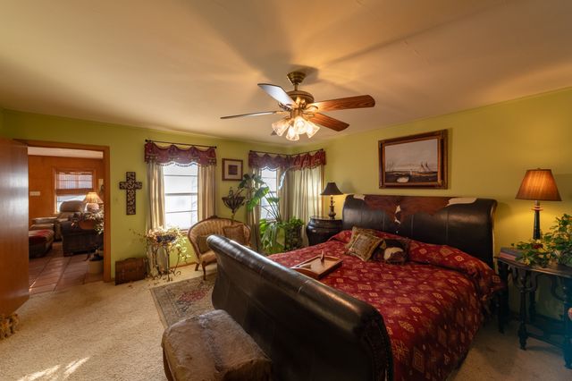 115 W Commerce, Henrietta, TX 76365