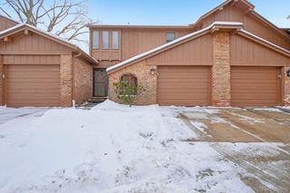 1994 Pondview Court, Rochester Hills, MI 48309